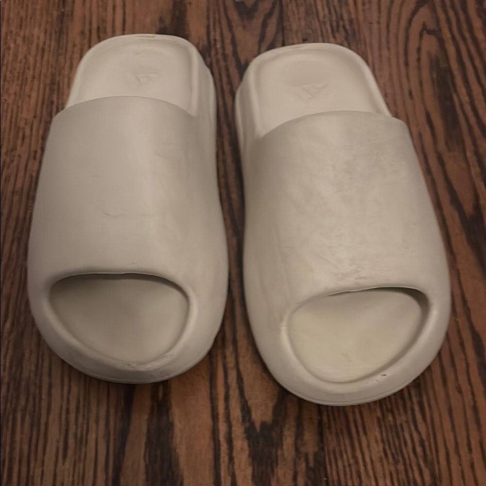 Sand colored Yeezy slides